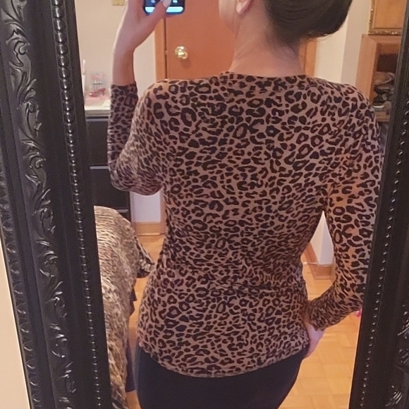 LIKE NEW Sexy Leopard Print Long Sleeve Top, M - Picture 3 of 13